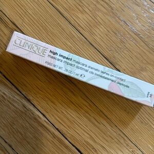 Clinique
High Impact Lash Elevating Mascara
